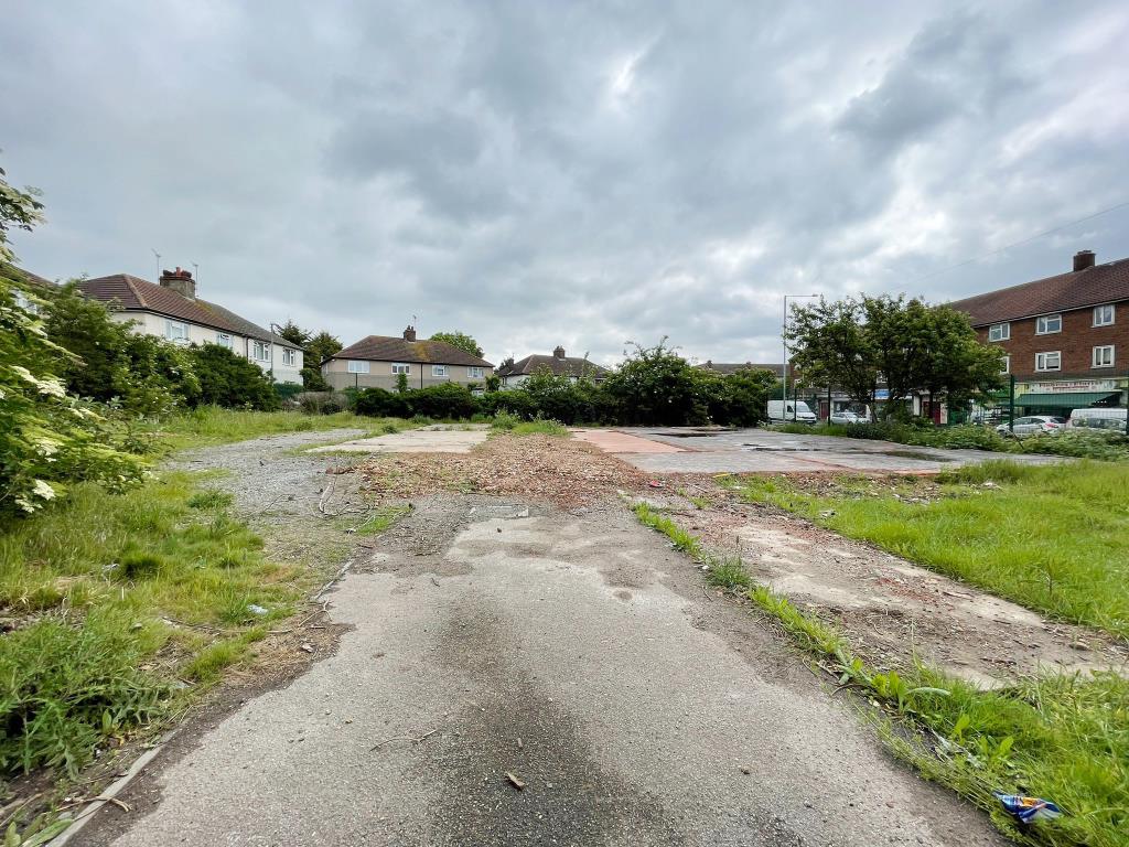 Lot: 25 - FREEHOLD PARCEL OF LAND WITH POTENTIAL - 